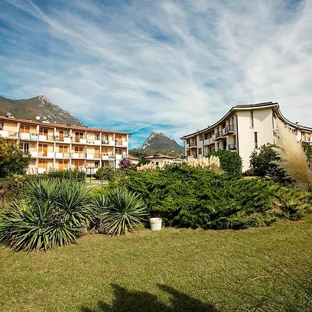 Sleeps 6 * Pulciano