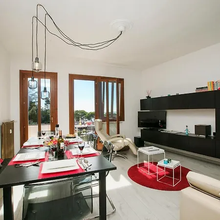 Sleeps 6 * Pulciano