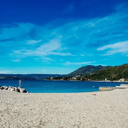 Διαμέρισμα Sleeps 6 *
