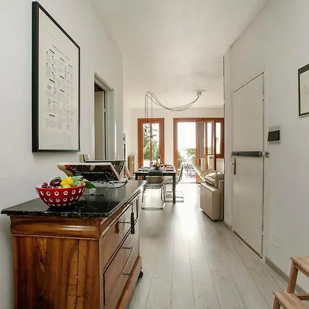 Διαμέρισμα Sleeps 6 Pulciano